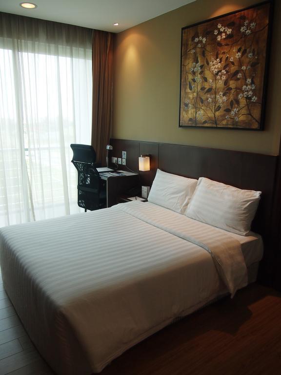 Roomz Hotel Seria Eksteriør billede